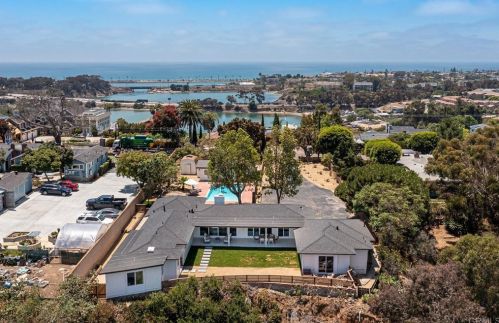 4350 Highland Dr, Carlsbad CA  92008-4225 exterior