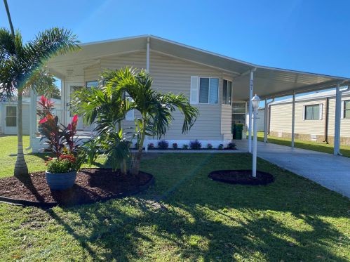 561 Dolphin Cir, Sebastian, FL 32976-2595