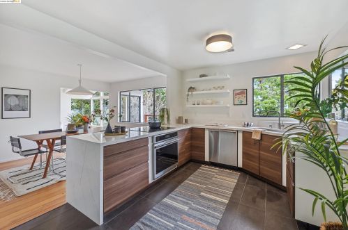 13050 Brookpark Rd, Oakland CA  94619-3504 exterior