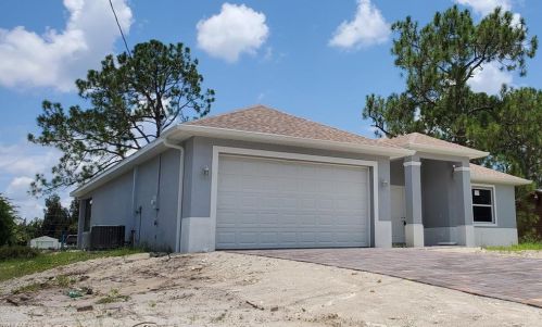 3704 38th St, Lehigh Acres, FL 33976-4214