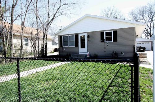 1613 Bluff St, Beloit WI  53511-3410 exterior