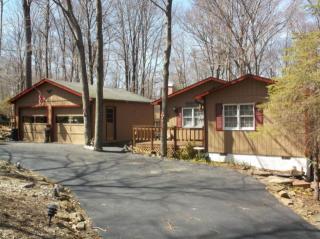 170 Tanglewood Dr, Greentown, PA 18426-7547
