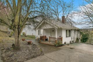 4417 47 Ave, Seattle WA  98118-1411 exterior