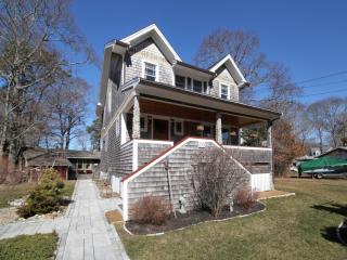 66 Wings Neck Rd, Bourne, MA 02559-1742