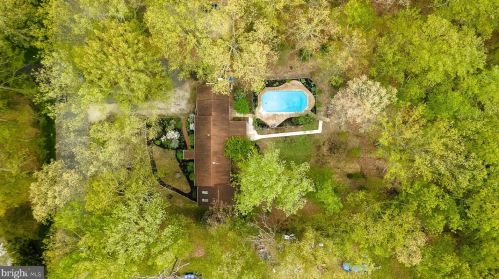 5 Elmwood Dr, Southampton, NJ 08088-9357