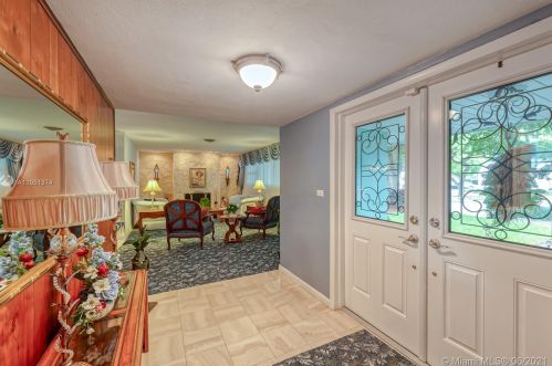 7440 Twin Sabal Dr, Hialeah FL  33014-2529 exterior