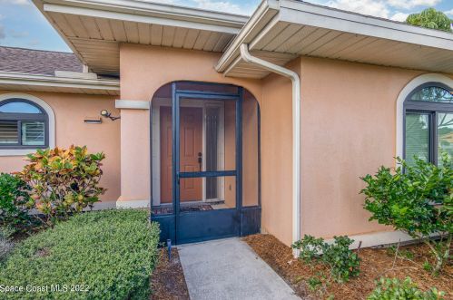 1917 Independence Ave, Melbourne, FL 32940-6850