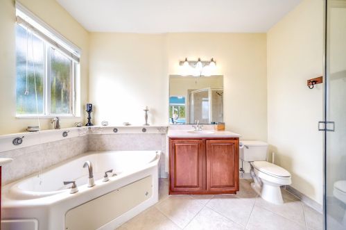 2850 Oasis Dr, Boynton Beach FL  33426-8665 exterior