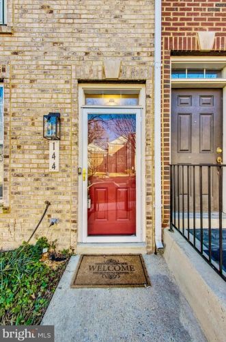 144 Danbury St, Washington, DC 20032-2227