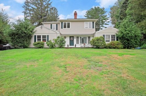 531 Booth Hill Rd, Bridgeport, CT 06611-4003