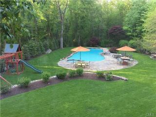 260 Mill Rd, Stamford, CT 06903-1613
