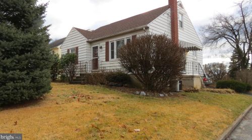 8101 Chambers Hill Rd, Harrisburg, PA 17111-5413