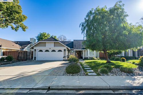 1647 Placer Cir, Livermore, CA 94551-1676
