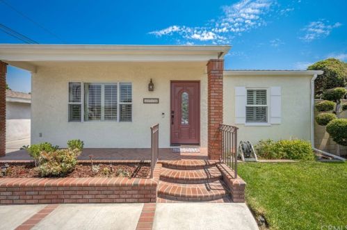 3772 Chatwin Ave, Long Beach, CA 90808-2001