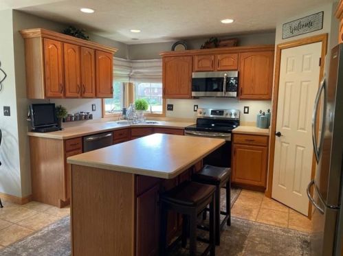 3104 Sugarberry Ln, New Castle PA  16105-1382 exterior