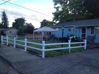 224 24th St, Philomath, OR 97370-9363