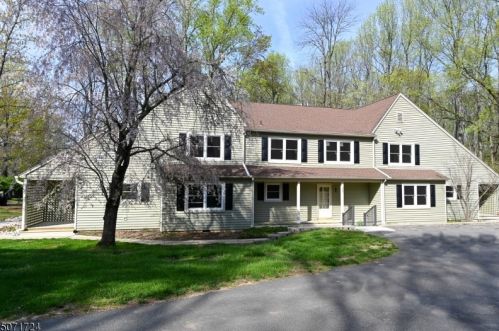 212 Ross Stevenson Cir, Princeton NJ  08540-1934 exterior