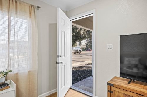1401 Tebbutt Ave, Modesto CA  95350-3948 exterior