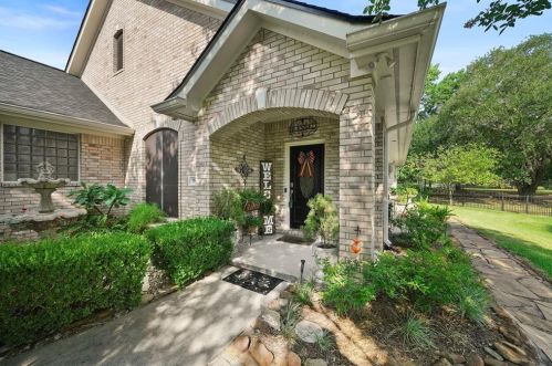 7927 Deaton Dr, Humble, TX 77346-1768