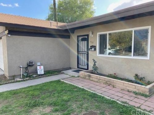 926 Osage St, San Diego, CA 92114-5128