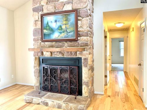 106 Sweetgum Dr, Cayce-West Columbia SC  29033-1930 exterior