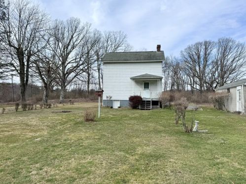 338 Pleasant Valley Rd, Connellsville PA  15425-6080 exterior