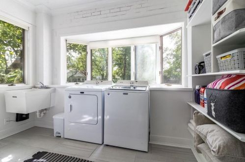 225 Ellendale Pkwy, Crown Point IN  46307-4341 exterior