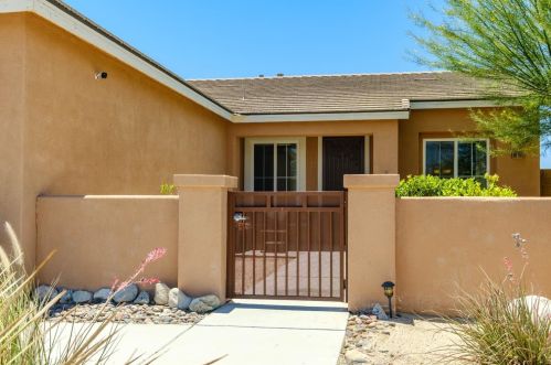 66195 Agua Dulce Dr, Desert Hot Springs, CA 92240-8111