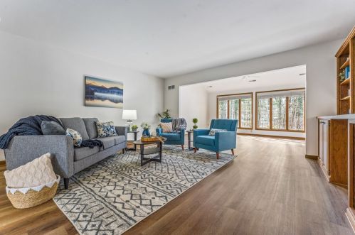 4106 Bristol Ln, New Castle PA  16105-4454 exterior