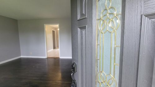 908 Gretna Ln, Cincinnati, OH 45240-2428