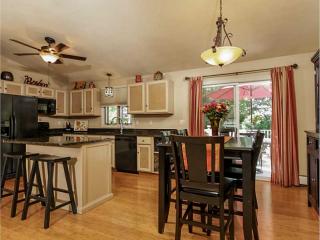 21 Steere Dr, Providence, RI 02919-2953