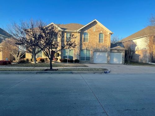 8313 Summer Park Dr, Fort Worth, TX 76123-1991