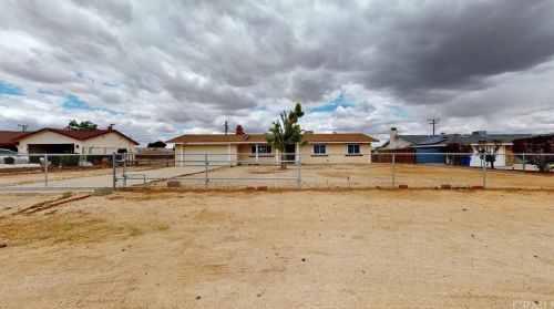 15070 El Cariso Rd, Victorville, CA 92392-9143