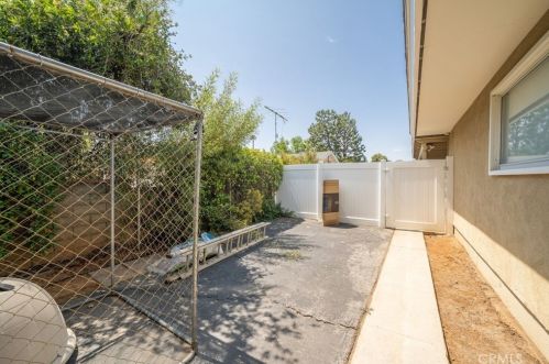 521 Sunnyside Ave, Redlands CA  92373-5635 exterior