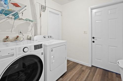 48 7 St, Dania Beach FL  33004-2306 exterior