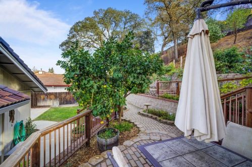 1235 Riv Blf Dr, Valley Home CA 95361-2655 exterior