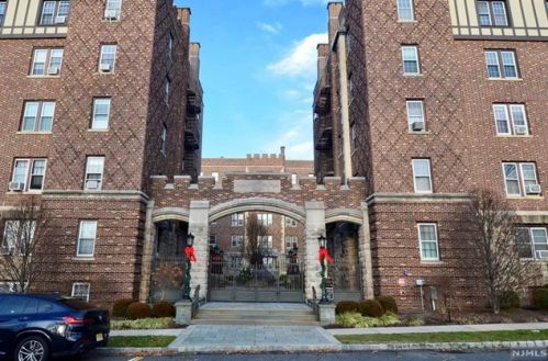 275 Engle St, Englewood NJ  07631-2406 exterior