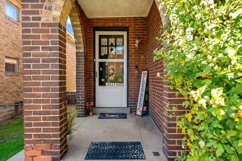 3837 Brighton Rd, Pittsburgh, PA 15212-1601