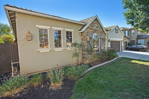 9474 Mourverde Ct, Elk Grove, CA 95624-4611