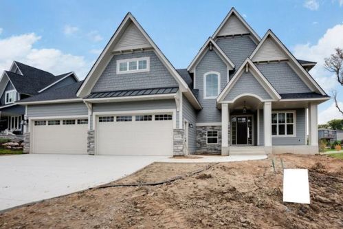 5525 Comstock Ln, Minneapolis, MN 55446