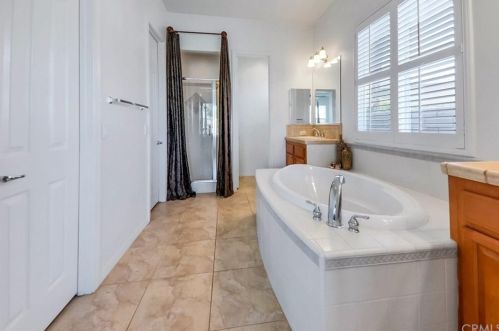 9 Loch Ness Lake Ct, Rancho Mirage CA  92270-5811 exterior