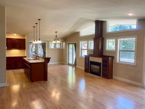 2414 Bear Pl, Willits CA  95490-9496 exterior