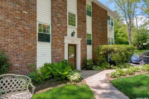 130 Church St, San Remo, NY 11754-1700
