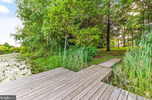 10719 Kettle Run Rd, Nokesville VA  20181-1715 exterior