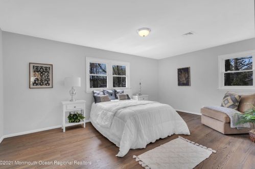 13 Salisbury Ave, Middletown NJ  07748-5240 exterior