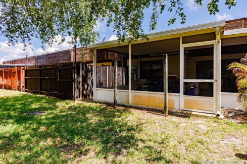 2545 40th Ave, Hollywood FL  33021-3005 exterior