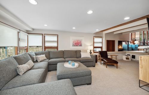 77 Lakeview Dr, Lake Geneva WI  53147-9701 exterior