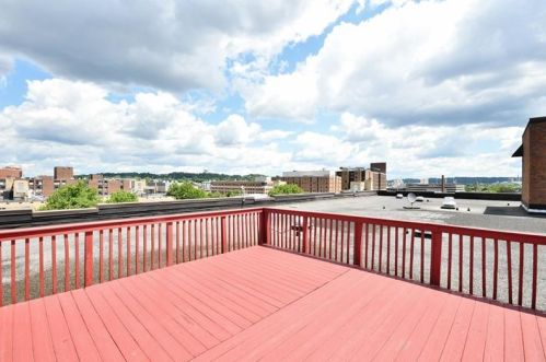 5 Bayard Rd, Pittsburgh PA  15213-1955 exterior