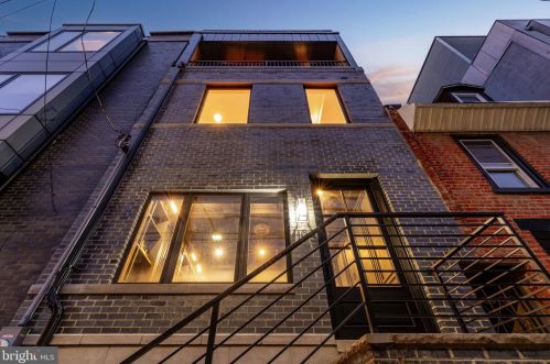 1108 3rd St, Philadelphia PA  19147-0053 exterior