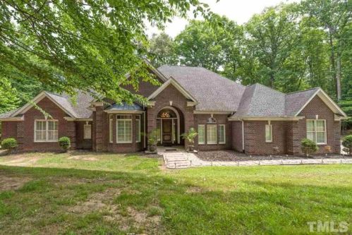 800 Creekwood Rd, Sanford NC  27330-6093 exterior